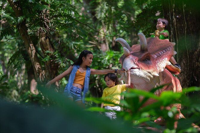 6 Hours Giant Zipline Adventure Park in Fiji - Pizza, Fiji pineapple, and a useful break
