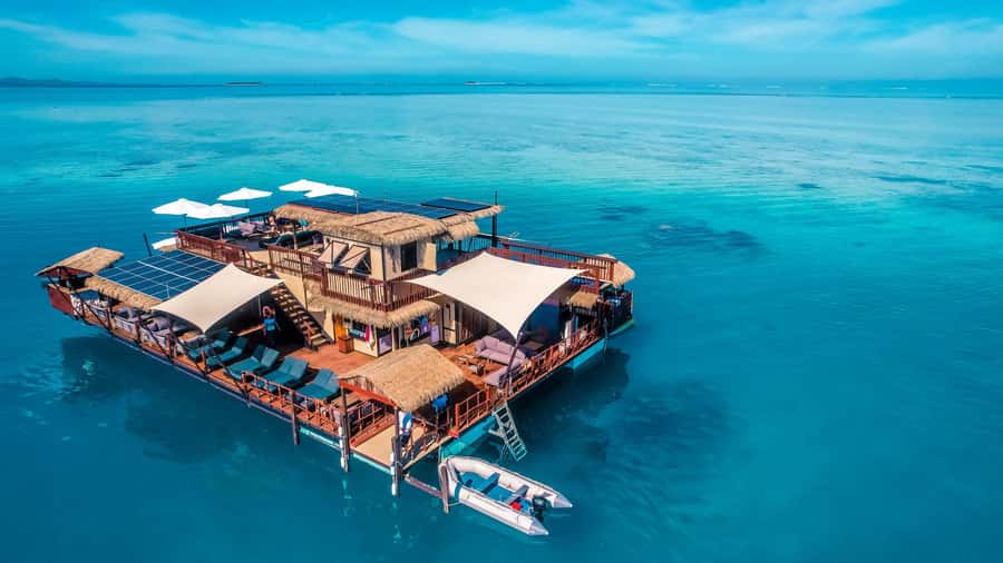 Denarau: Seventh Heaven Floating Bar Day Trip - From Port Denarau to an open-water day