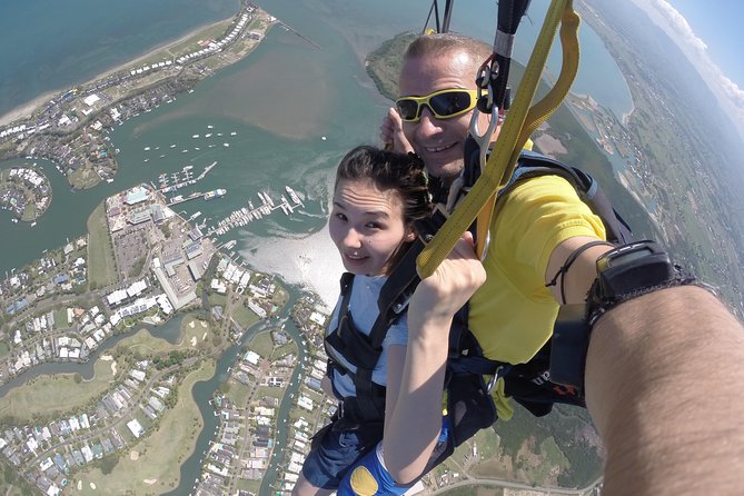 Extreme 12000ft Tandem Jump (45 seconds free fall) - Who should choose this skydive?