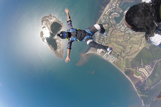 Extreme 12000ft Tandem Jump (45 seconds free fall) - Photos, videos, and the cost of remembering it