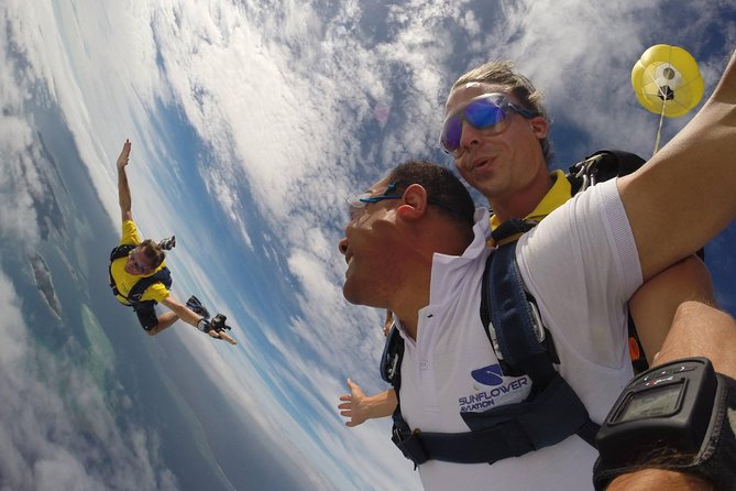 Extreme 12000ft Tandem Jump (45 seconds free fall) - What the 45 to 60 seconds of freefall feels like