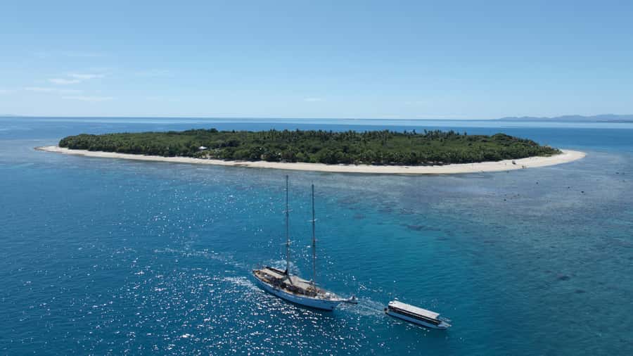 Fiji: Captain Cook Cruises - Island & Reef Day Trip - Sailing from Denarau to Kadavu Lailai