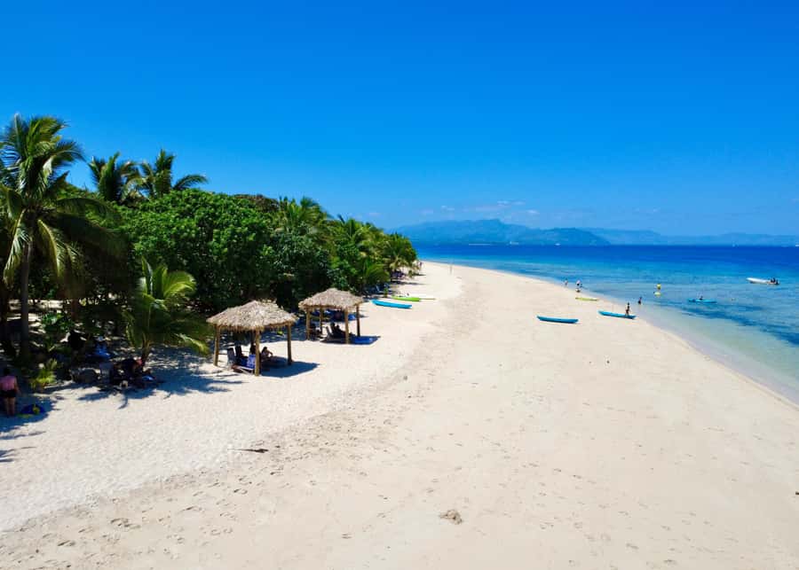Fiji: Captain Cook Cruises - Island & Reef Day Trip - The first look at Kadavu Lailai’s beach