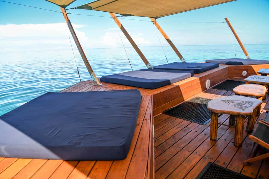 Fiji: Cloud 9 Floating Bar and Pizzeria Day Trip - Swimming, snorkeling, and the upper-deck jump