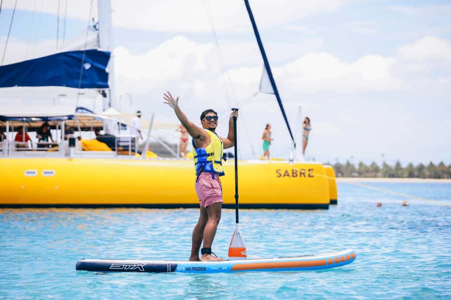 Fiji: South Sea Sailing Experience with Lunch & Drinks - Sailing from Fiji’s west coast to the Mamanucas