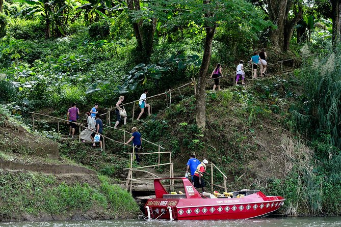 Jet Boat Safari on the Sigatoka River - From Sigatoka town to the river