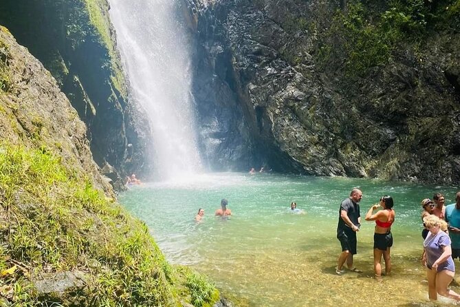 Jewel Of Fiji incl Fijian Village, Waterfall & Lunch Coral Coast - Who will enjoy this seven-hour Fiji outing