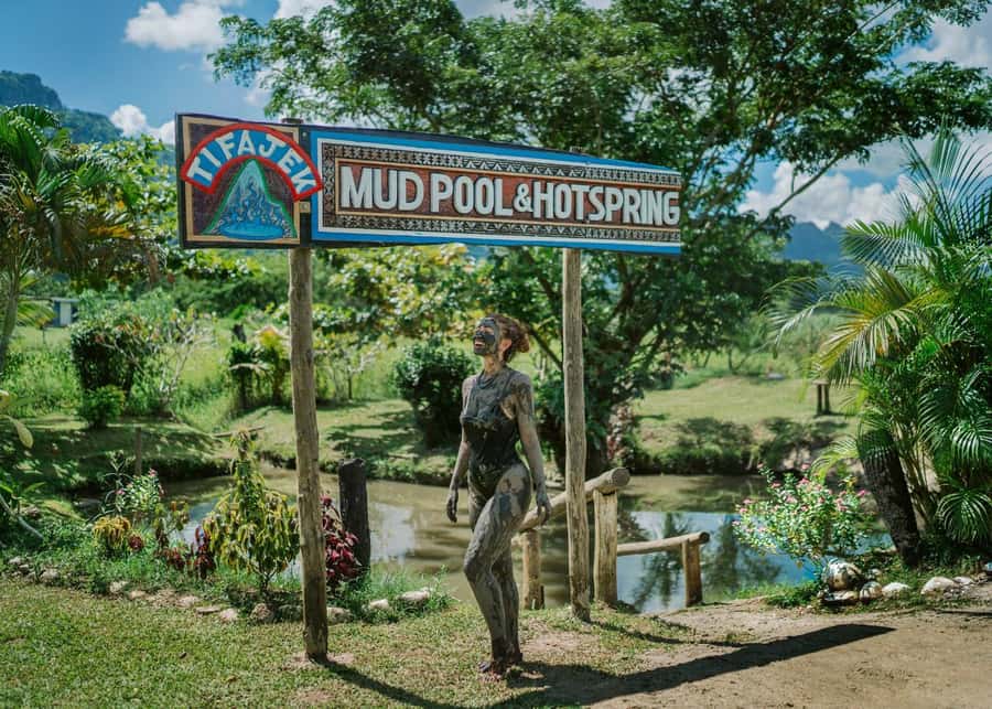 Nadi: Garden Village Hot Spring & Temple Highlights Tour - Tappoo and Nadi Market: shopping with a practical purpose
