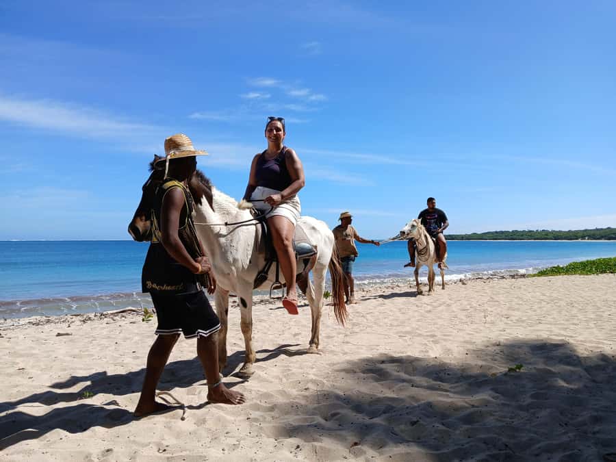 Natadola Beach Tour With Tifajek Mud Pool & Hotspring - Three hours at the beach means time to set your own pace