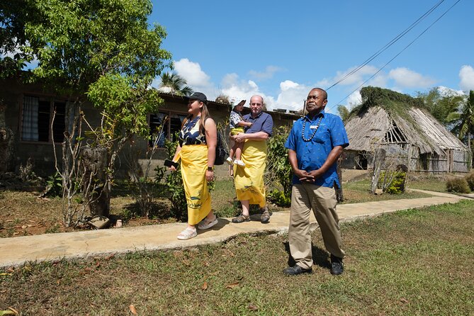 Nausori Highland Tour - Meeting local people and seeing the school