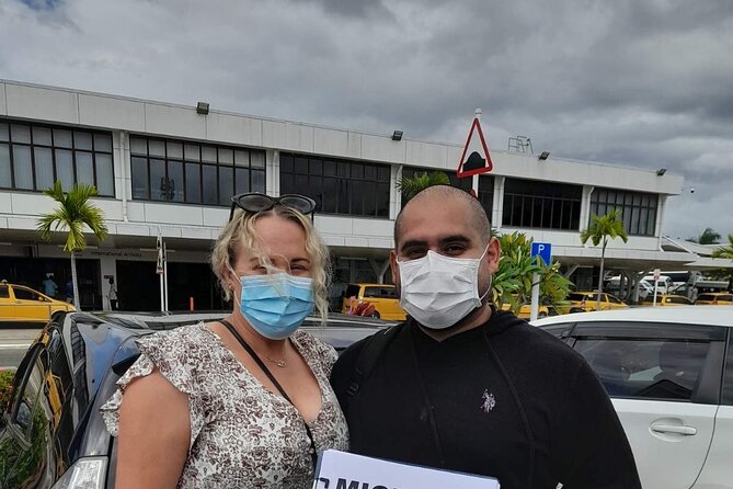 Private Transfer: Nadi Airport to InterContinental Fiji Golf Resort or Yatule - Finding your driver at Nadi International Airport