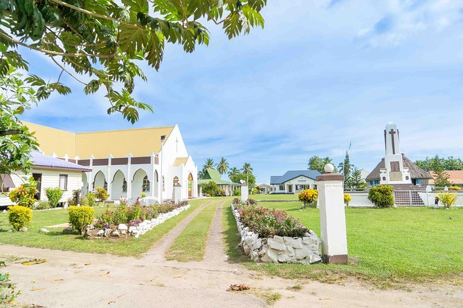 Vuda Lookout, Vesisei Village, Market, Temple & Garden of Sleeping Giant Tour - Sri Siva Subramaniya Swami Temple in Nadi