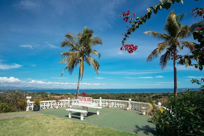 Vuda Lookout, Vesisei Village, Market, Temple & Garden of Sleeping Giant Tour - The guide makes the difference