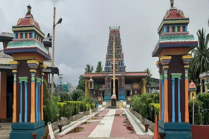 Wonders of Nadi Tour - Hindu Temple, Sleeping Giant Gardens, Markets & Shopping - What the guide adds to the day